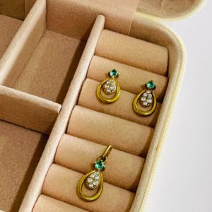 CONJUNTO GOTA 6 ZIRCONIAS BRUTO