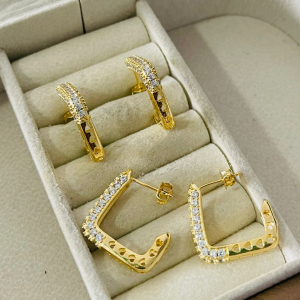 ARGOLA CRAV. COM CORACOES BANHO DOURADO