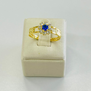 ANEL FORMATURA FLOR C/ PEDRAS SM BANHO DOURADO