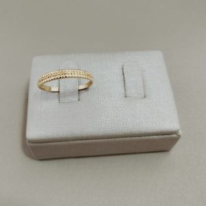 ANEL FRIZADO TRES FILEIRAS BANHO DOURADO