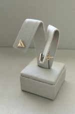 BRINCO TRIANGULO G DO TRIO BANHO DOURADO