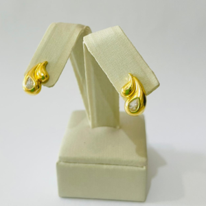 BRINCO ORG. E PEDRA GOTA M BANHO DOURADO