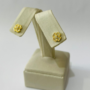 BRINCO FLOR CRAV. BANHO DOURADO