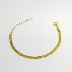 fora de linha PULSEIRA TRES CORRENTES C/ DETALHES BANHO DOURADO