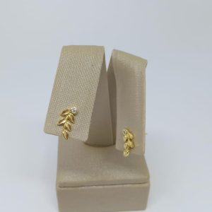 BRINCO FOLHA COM UMA PEDRA BANHO DOURADO