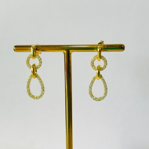BRINCO OVAL C/ ZIRC. BANHO DOURADO