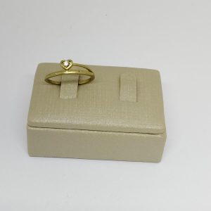 ANEL CORACAO COM QUATRO ZIRC BRUTO
