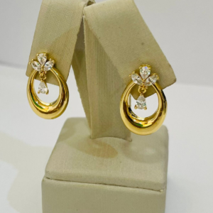 BRINCO OVAL C. 4 ZIRC.BANHO DOURADO
