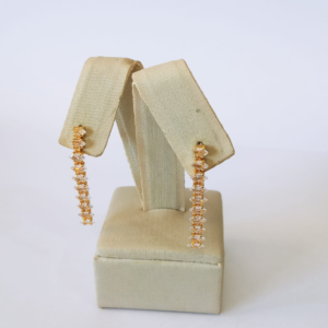 BRINCO C. PEND . 5 ZIRCONIA BANHO DOURADO