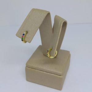 ARGOLA CLIQUE CRAVEJADA PEQ COLORIDA BANHO DOURADO