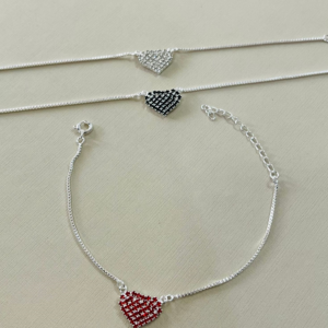 PULSEIRA CORACAO DE PEDRAS BANHO PRATEADO