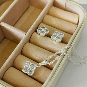 CONJUNTO TREVO C/ ZIRC. BANHO PRATEADO