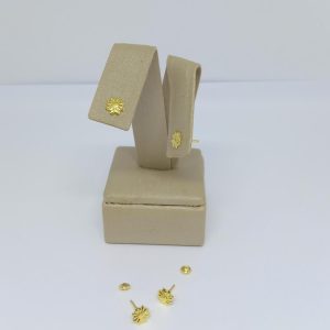 BRINCO BP FLOR OITO PONTAS BANHO DOURADO