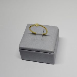 ANEL MINI LOSANGO CRAVEJ. BANHO DOURADO