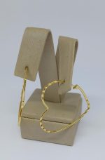 ARGOLA CORACAO CM DETALHES BANHO DOURADO