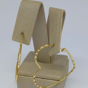 ARGOLA CORACAO CM DETALHES BANHO DOURADO