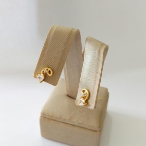 BRINCO CORACAO C/ TRES GARRAS BANHO DOURADO