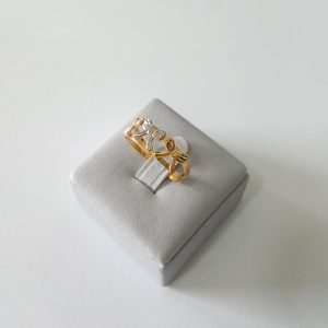 ANEL TRES LACO C/ RHODIUM. BANHO DOURADO