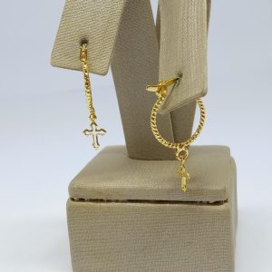 ARGOLA FIO FRIZ C/ PEND CRUZ BANHO DOURADO