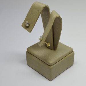 BRINCO CORACAO 4 GARRAS BANHO DOURADO