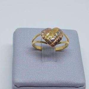 ANEL CORACAO FRIZ. C/ RHODIUM BANHO DOURADO