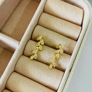 BRINCO FOLHAGEM CRAV. BANHO DOURADO