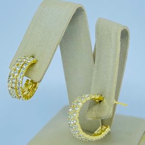 ARGOLA TRES FILEIRAS DE PEDRAS BANHO DOURADO