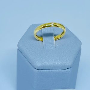 ALIANCA NOIVADO ANATOMICA 3MM COM 1 STRASS BANHO DOURADO