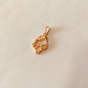 PINGENTE MENINA VAZ DUAS PEDRAS BANHO ROSE