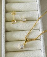 CONJUNTO ZIRC QUADR. 527 SM BANHO DOURADO