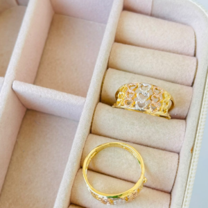 ANEL 3 LISTRAS CORACOES BANHO DOURADO