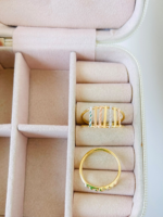 ANEL FRIZADO VERTICAL BANHO DOURADO