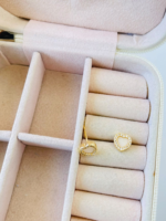 BRINCO CORACAO CRAV BANHO DOURADO