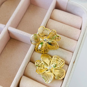 BRINCO FLOR VAZ ORG. BANHO DOURADO