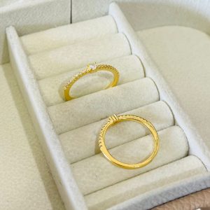 ANEL CRAV COM ZIRC CENTRAL SM  BANHO DOURADO