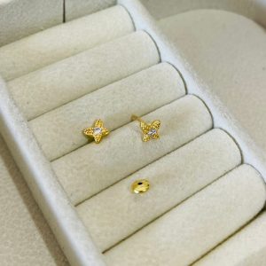 BRINCO BP UMA ZIRCONIA  BANHO DOURADO