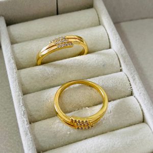 ANEL TRES FILEIRAS DE PEDRAS BANHO DOURADO