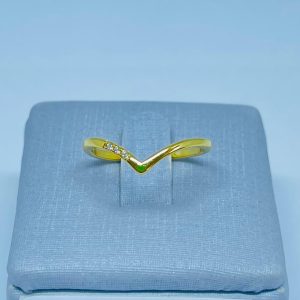 ANEL FORM. EM V CRAV. BANHO DOURADO