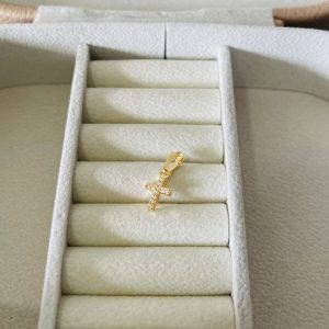 PINGENTE CRUCIFIXO CRAV SM BANHO DOURADO