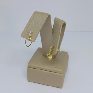 BRINCO TRES ZIRC E CORACAO VAZ BANHO DOURADO