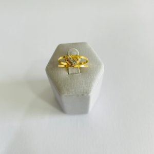 ANEL UM CORACAO C/ RHODIUM. BANHO DOURADO