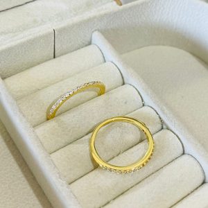 ANEL CRAV. SETE ZIRC. BANHO DOURADO