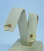 BRINCO TRES ZIRC. COLO. BANHO DOURADO