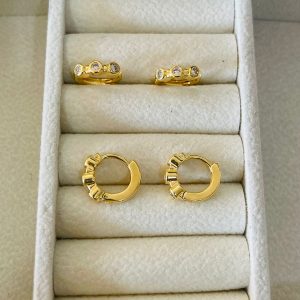 ARGOLA CRAV. TRES ZIRC CRISTAL SM BANHO DOURADO