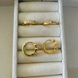 ARGOLA CRAV. TRES ZIRC CRISTAL SM BANHO DOURADO