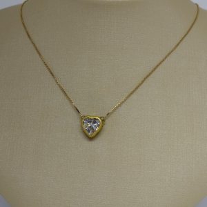 GARGANTILHA CORACAO DE ZIRCONIA BRUTO