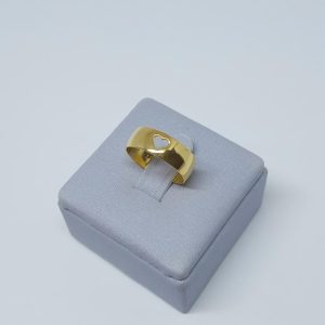 ALIANCA 6MM CORACAO VAZADO BANHO DOURADO