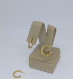 ARGOLA TODA DE PEDRAS PEQUENA BANHO DOURADO