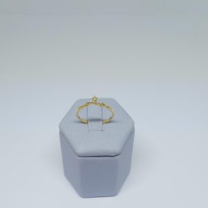 ANEL SOLITARIO 4 GARRAS C DETALHES BANHO DOURADO