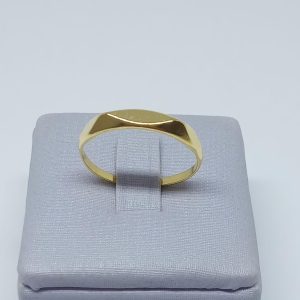 ANEL COM RELEVO LISO BANHO DOURADO